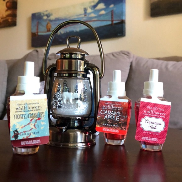 Snowy Lantern Scene Nightlight Bundle Nwt